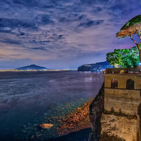 Willa Cliffside Manor *