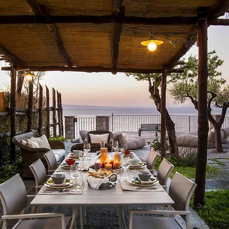 Cliffside Manor * Sorrento